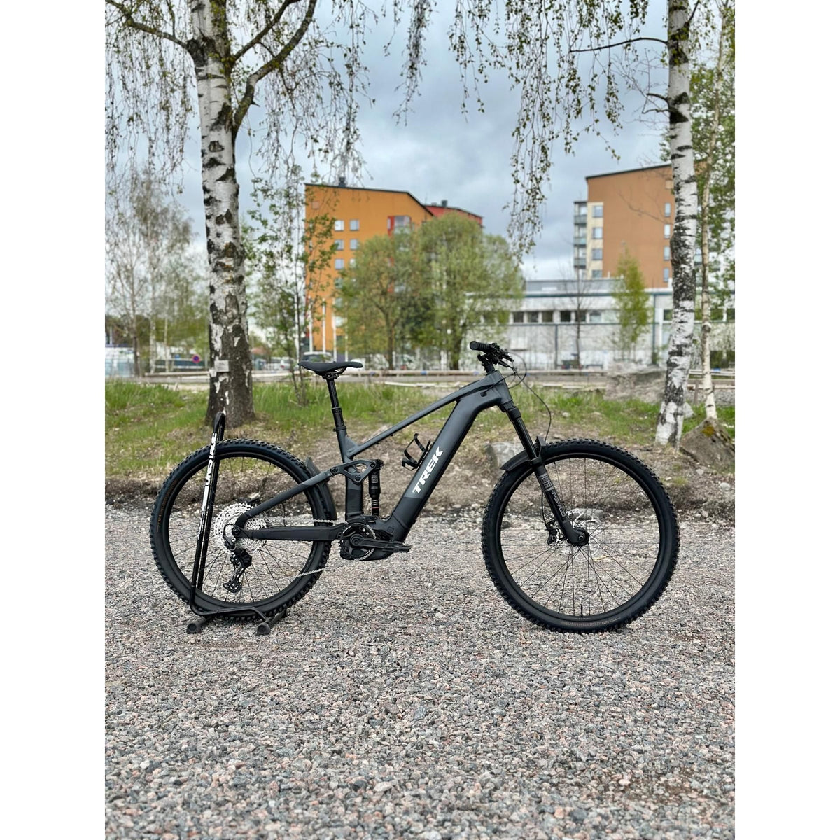 Trek Rail+ 5 Gen 5 – sähköenduropyörä, 85 Nm, 800 Wh