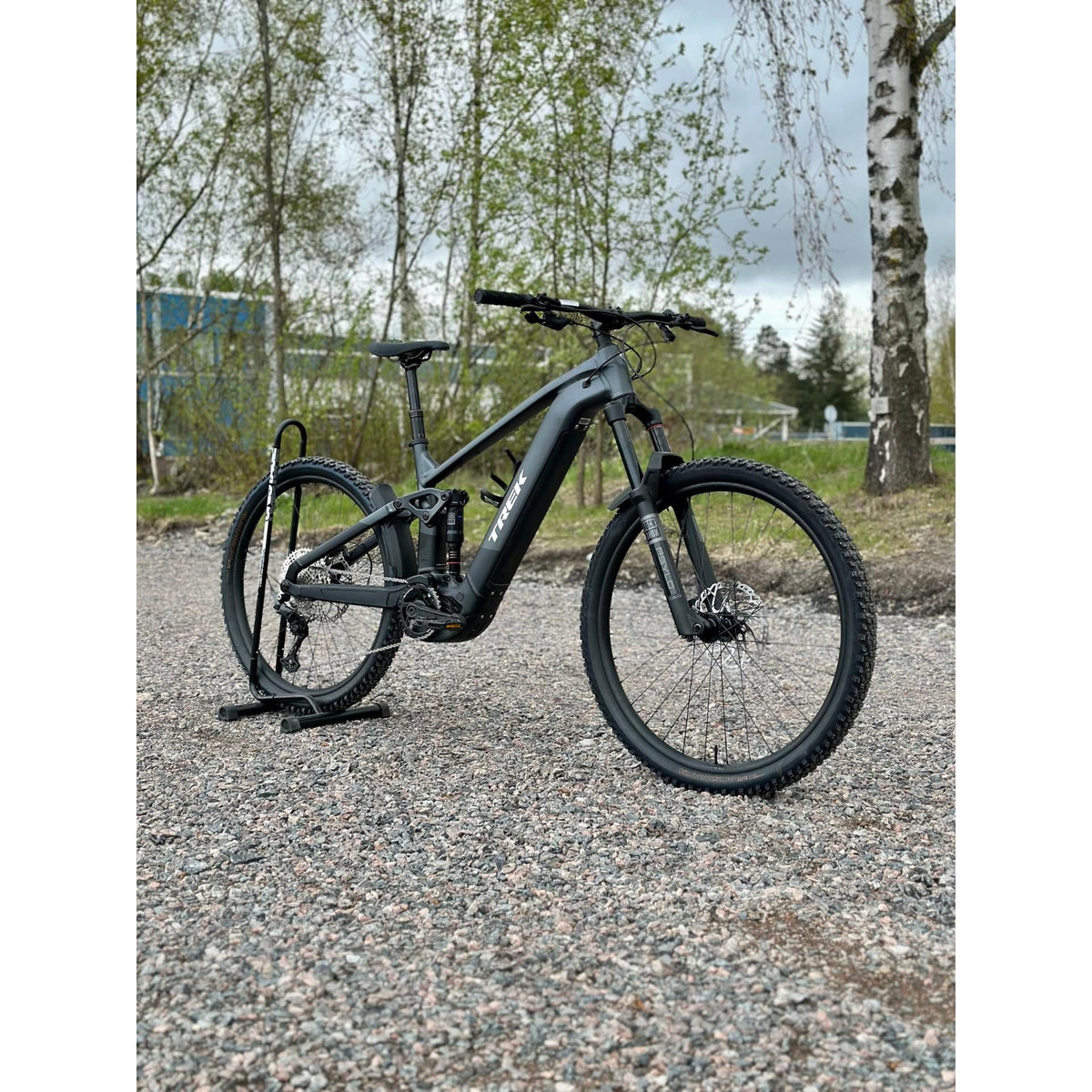 Trek Rail+ 5 Gen 5 – sähköenduropyörä, 85 Nm, 800 Wh