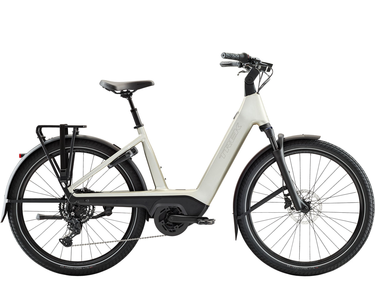Trek Charter+ 4 R9 800 LS L Lunar Silver