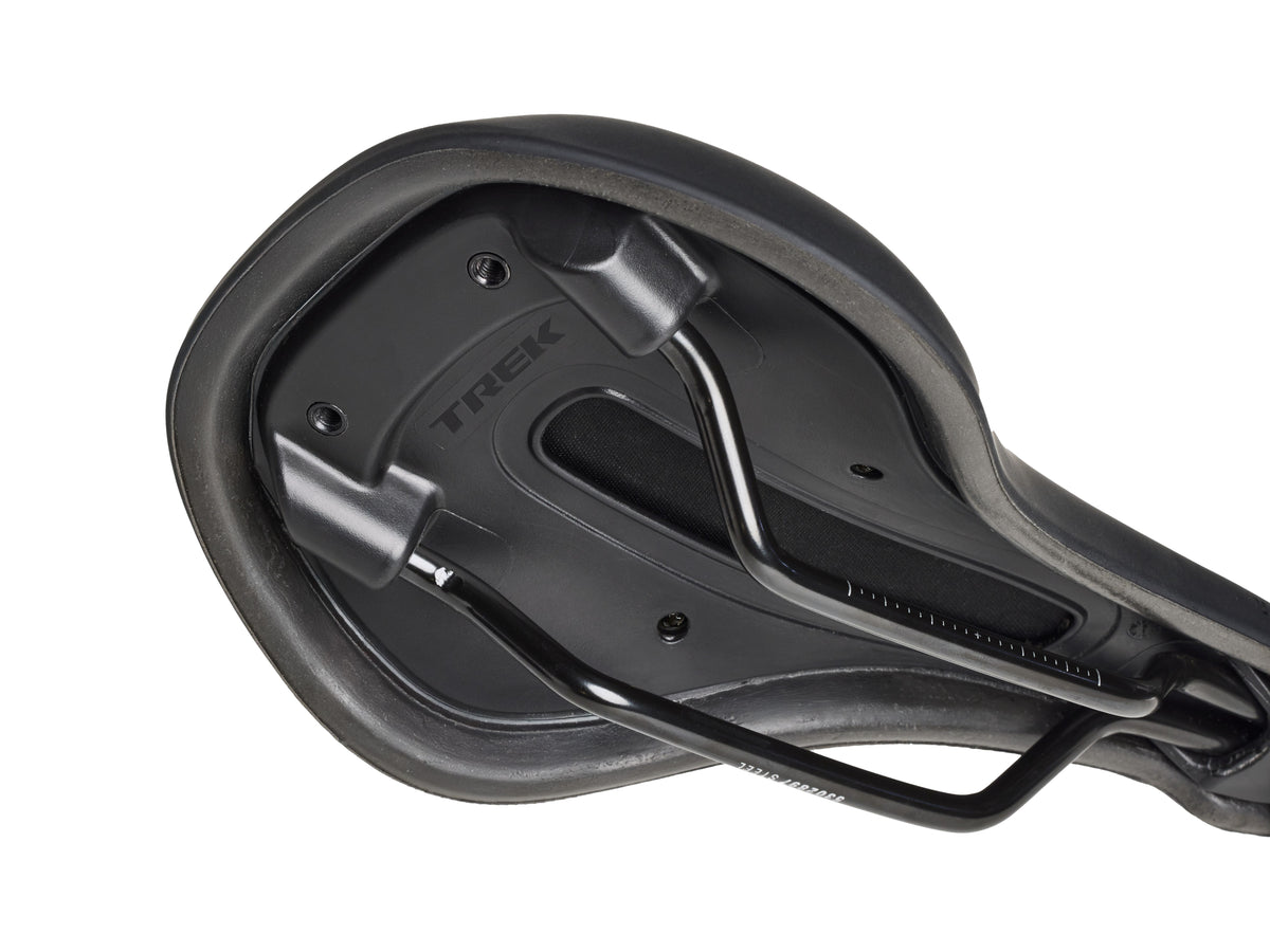 Trek Verse Trail satula 145mm musta